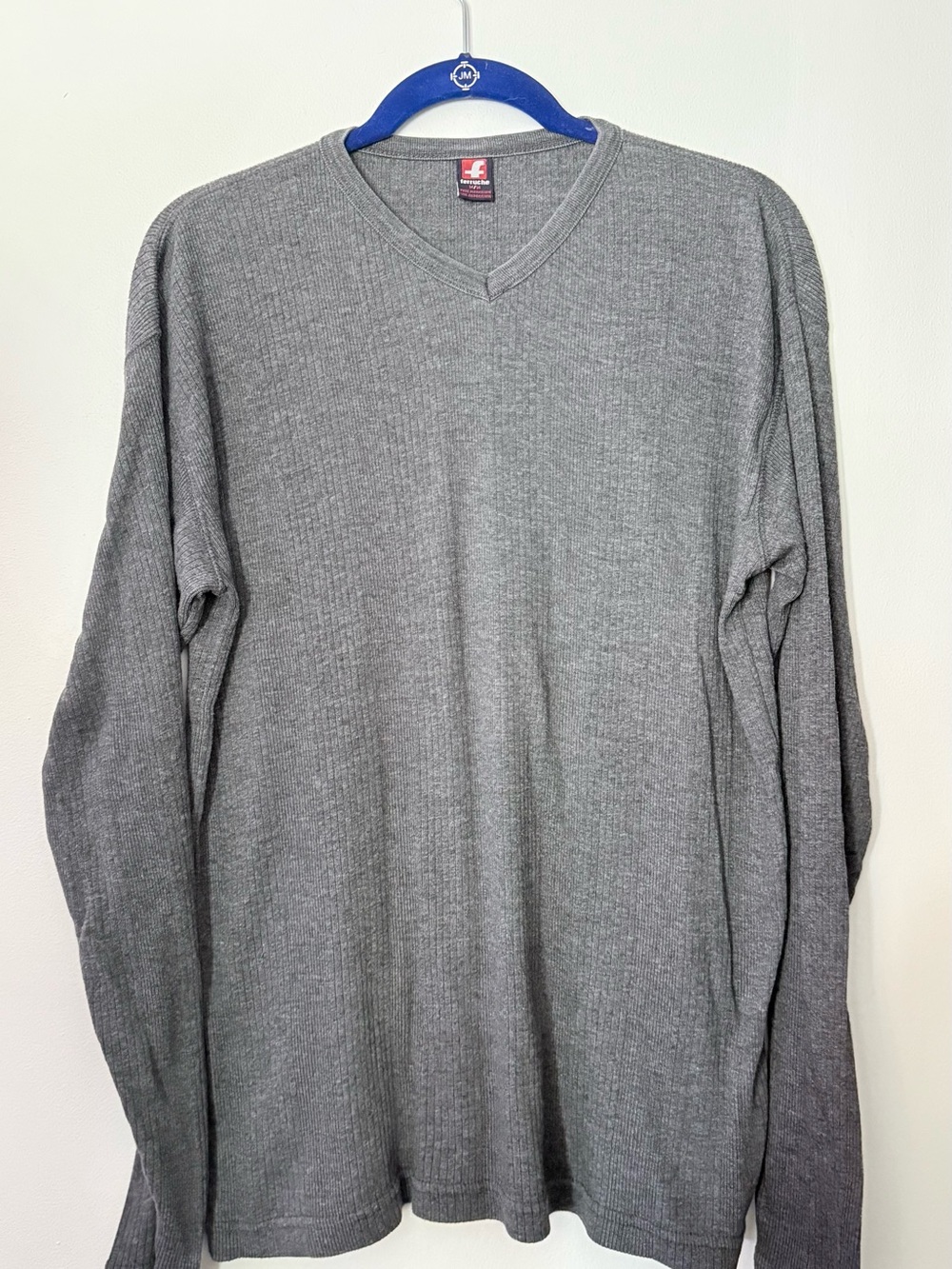 Ferruche Men's Gray V-Neck Ribbed Pullover Sweater in Excellent condition